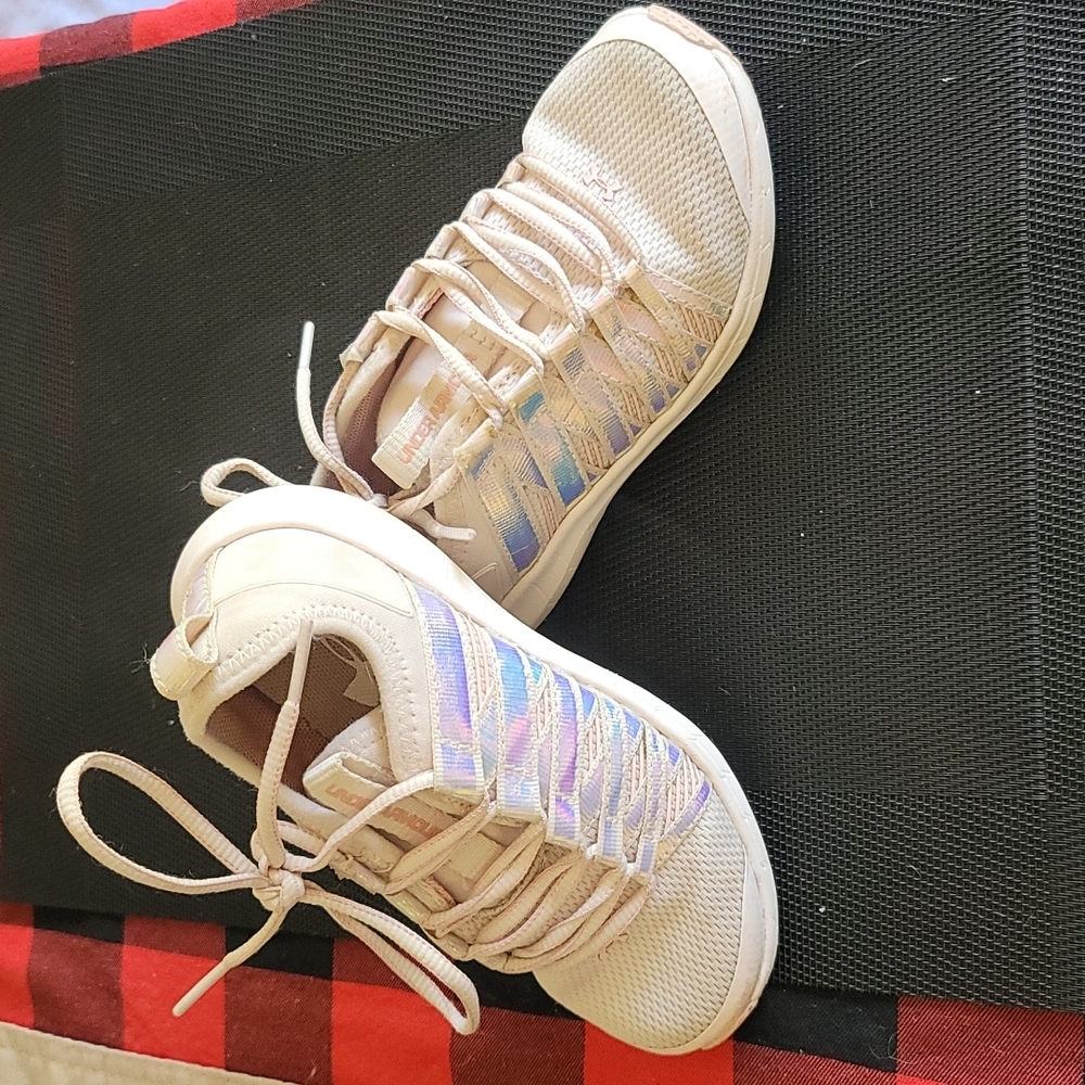Girls shoes